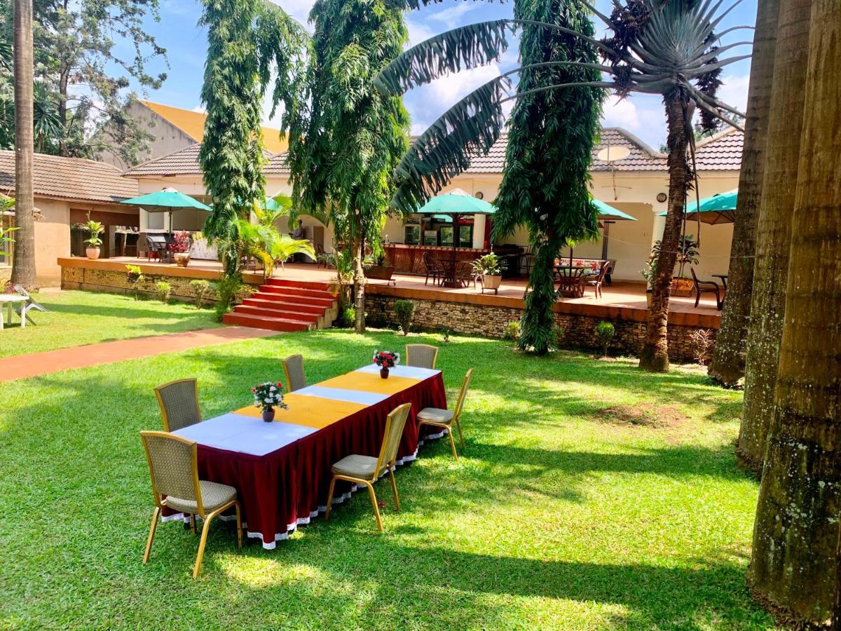 Emerald Hotel Kampala Exterior photo