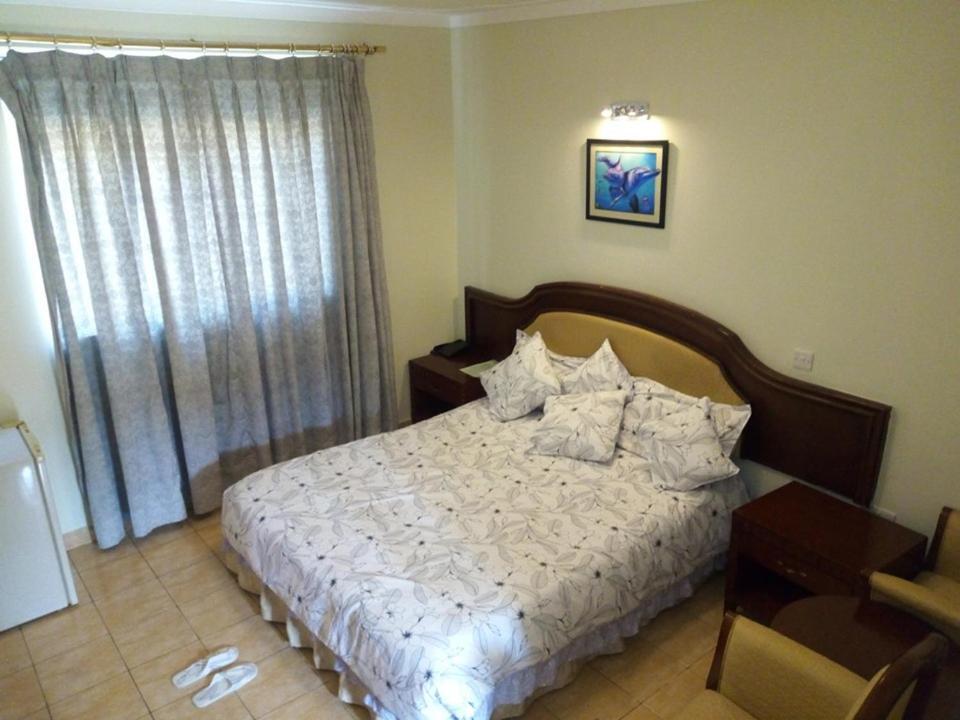 Emerald Hotel Kampala Exterior photo