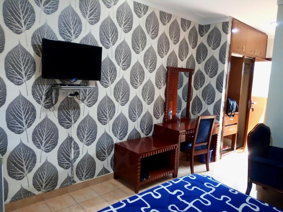 Emerald Hotel Kampala Exterior photo